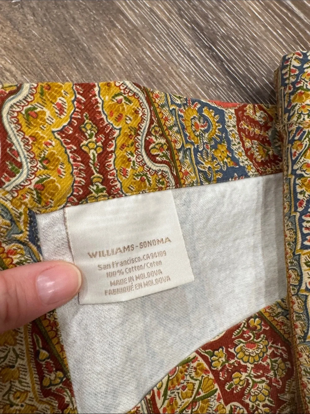 Williams- Sonoma Aurora Paisley textile, tablecloth or drape, 70”x108”